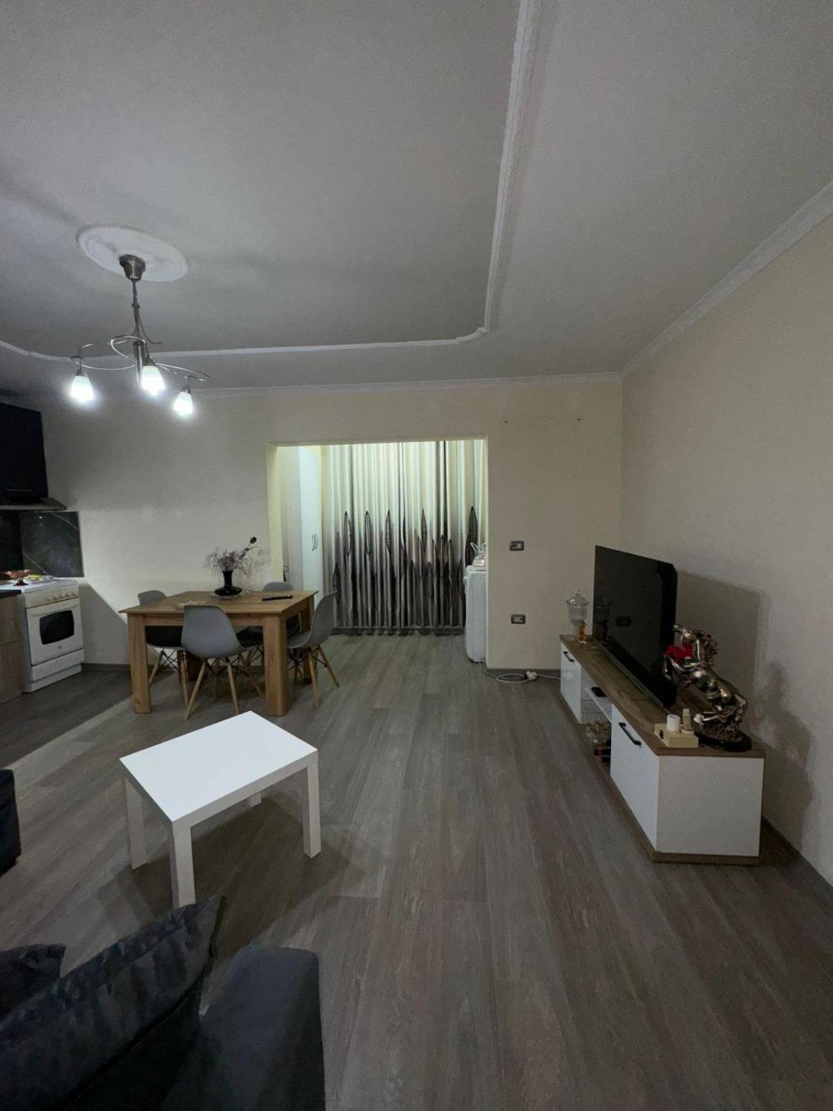 Apartament Amaras *